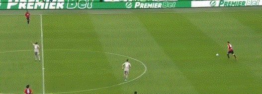 STAR SPORTS下载-【意甲】莱昂+梅西亚斯建功 AC米兰2比0胜仍领先2分